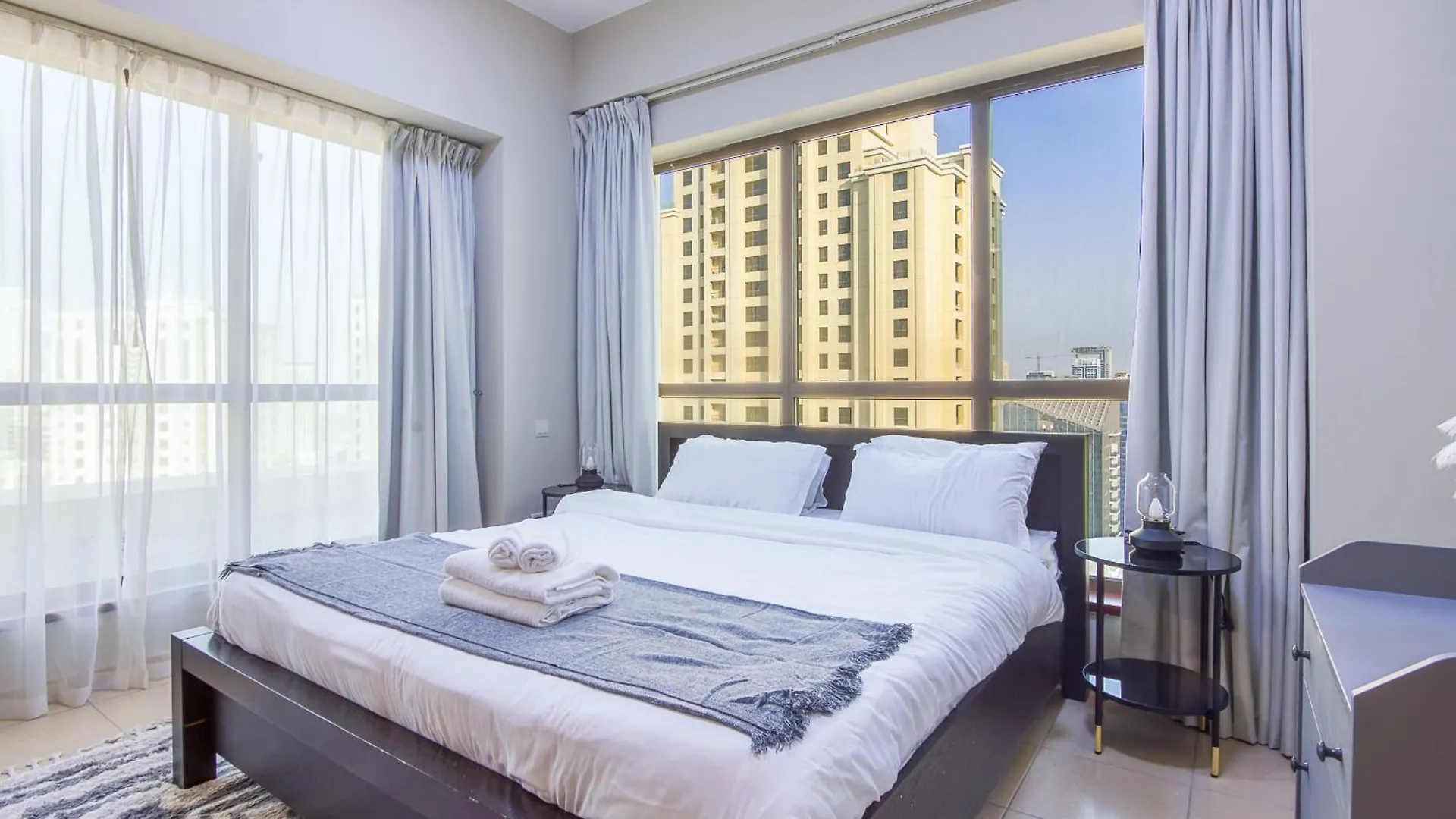 Two-Bedroom Apartment With Balcony In Shams 4, Jbr Dubai 0*,
